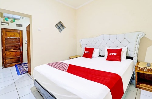 Sumedang Hotel | OYO Life 91480 Putridapisa Syariah
