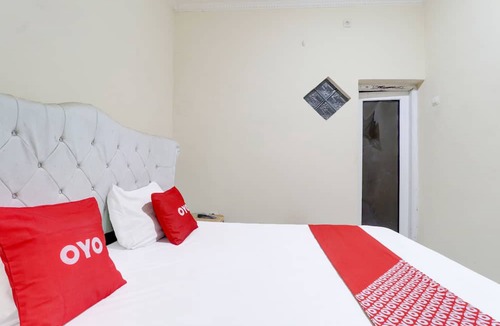 Sumedang Hotel | OYO Life 91480 Putridapisa Syariah