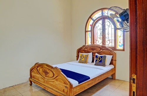 Gresik Hotel | SPOT ON 93144 Homestay H. Syarif Syariah - Bandar Gresik 2