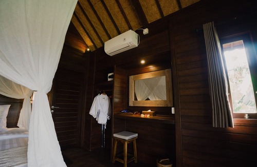 Mushroom Bay House | Sunset Star Huts
