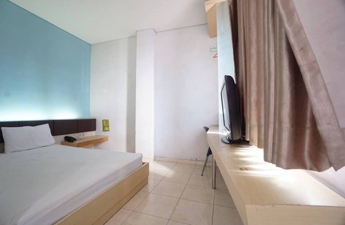 Surabaya Hotel | Townhouse Oak Hotel Niaga Surabaya