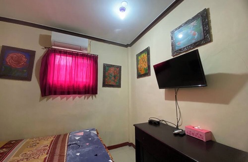 Surabaya Hotel | Hotel O near City of Tomorrow Mall formerly Vandhela Homestay
