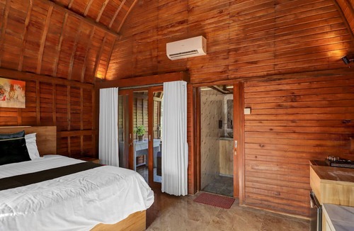 Andong Hotel | Belvilla near Manuaba Waterfall formerly