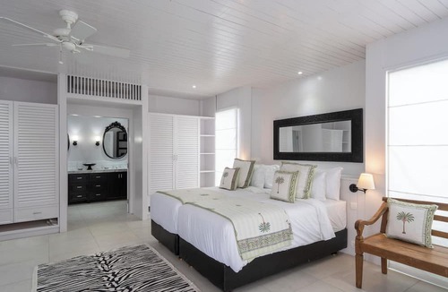 Mushroom Bay Hotel | White Horse Retreat