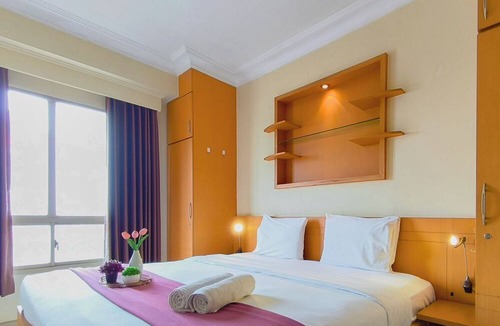 Suko Manunggal Apartment | Classic And Warm 2Br At Apartment Taman Beverly