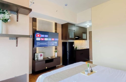 Kedungmanggu Apartment | Wooden Touch Studio Room At Apartment Lrt City Sentul - Royal Sentul Park