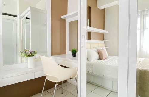 Pekayon Jaya Apartment | Comfortable And Decent 2Br At Apartment Kemang View