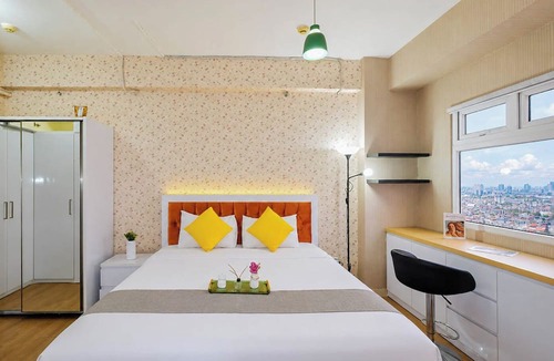 Jakarta Apartment | Classic And Restful Studio Room At Apartment Green Pramuka City