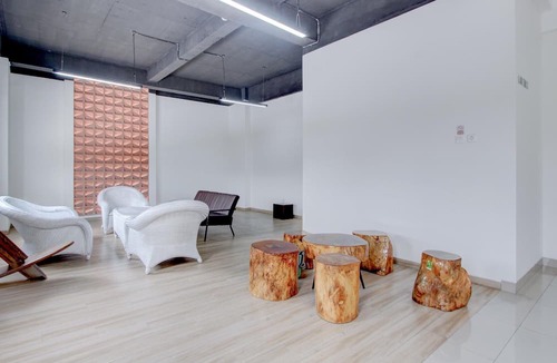 Grogol House | Stylish Deluxe Stay With Free Wifi and Parking