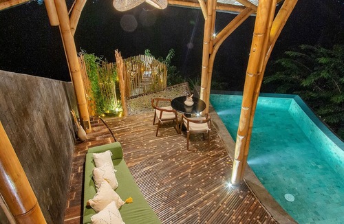 Klungkung Villa | Dreamy Cliffside Bamboo Villa with Pool and View