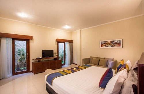 Kerobokan Villa | 5BR Private Villa near Seminyak