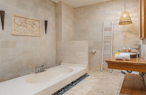 Seminyak Villa | Luxury Villa RON Central Seminyak