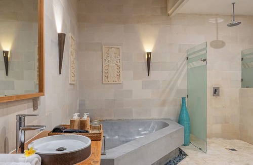Seminyak Villa | Luxury Villa RON Central Seminyak