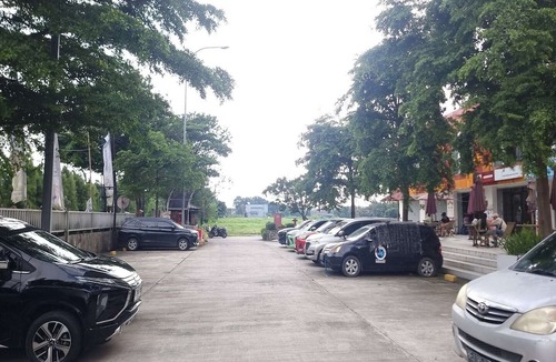 Cikarang House | Luxury Deluxe DBL Retreat W/ Free WiFi and Parking