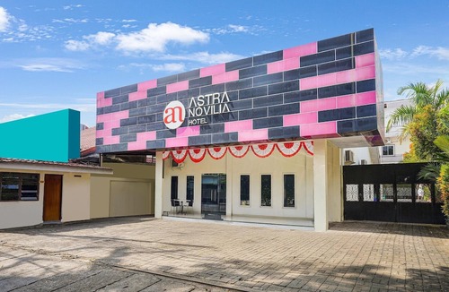Makassar House | Modern suite Retreat W/Free WiFi and Parking