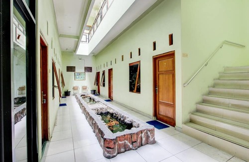 Gedongkiwo House | Luxury Deluxe DBL Retreat W/Free WiFi and Parking