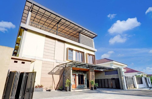 Padang House | Cozy Double Escape W/ Free WiFi and Parking