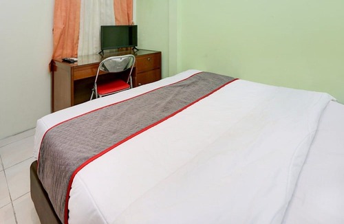 Curug House | Luxury Deluxe DBL Retreat W/Free WiFi and Parking