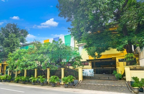 East Jakarta House | Cozy Double Escape W/Free WiFi and Parking