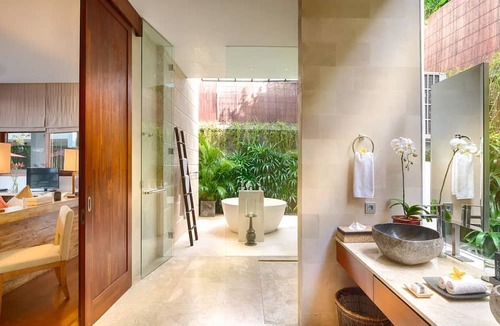 Petitenget House | Casa Brio - Private Chef Villa for 8 till 10, Floating Breakfast, Seminyak