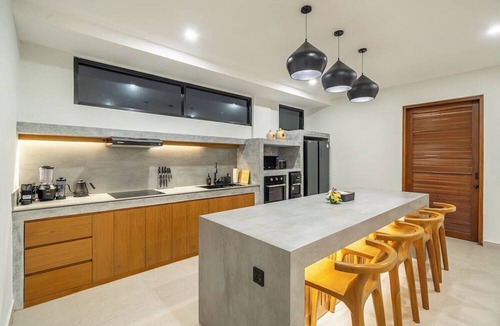 Babakan Villa | Serene 3BR Escape w Beach Nearby, Huge Pool&Garden