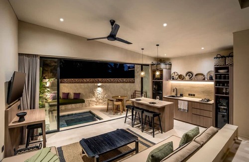 Babakan Villa | Sunrise Lush River Villa