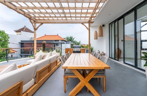 Padonan Villa | Villa Ozkar - Elegant 3 Bedroom Villa with Pool & Sunset Terrace