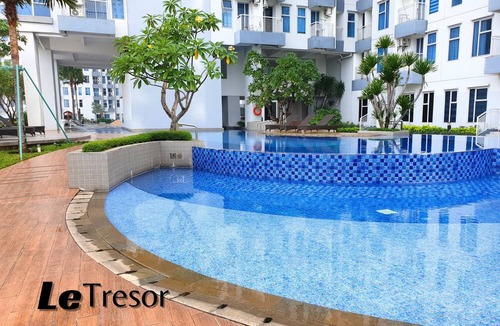 Surabaya Apartment | Le Tresor Benson Apartment at Surabaya Pakuwon Mall Free Wifi WaterHeater Balcon