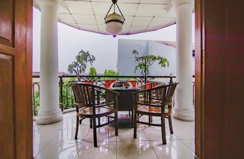 Mampang Prapatan Hotel | Hotel O Gayatri Residence