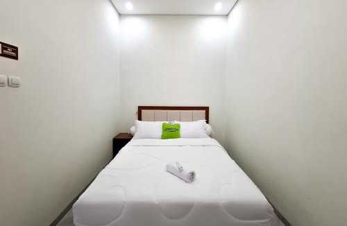 Colomadu House | Urbanview Mamio House Syariah near Exit Tol Klodran Solo