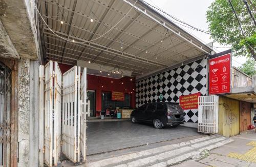 Jakarta Hotel | RedDoorz Syariah @ Jatinegara