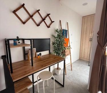 Banaran Villa | Villa Rajendra Modern Mezzanine untuk Keluarga