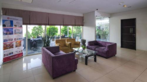 Siwalankerto Apartment | The Square Apartemen Service by Comfy - Netflix & WiFi - Near Kampus Petra