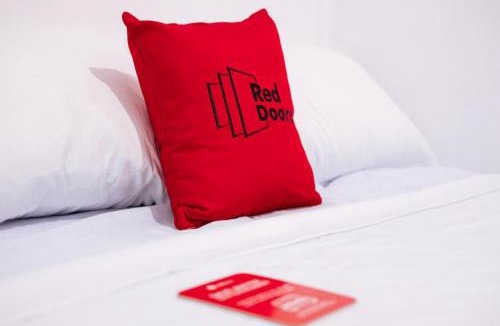 Sukaraja House | Homestay Helinium RedPartner