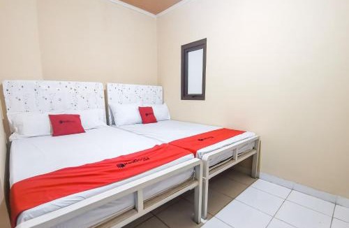 Karawaci Hotel | RedDoorz near RS Sari Asih Karawaci