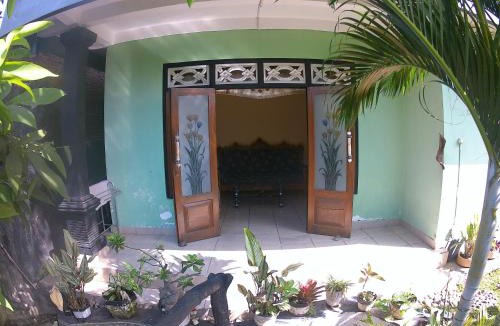 Kalipuro House | Taba Yama Trip & Homestay