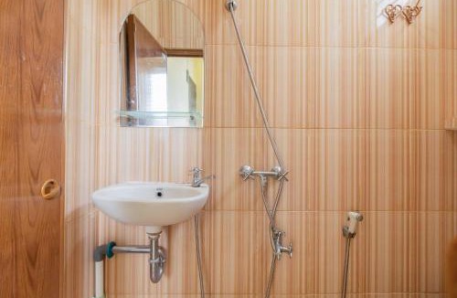 Palembang Hotel | RedDoorz near OPI Mall Palembang 2