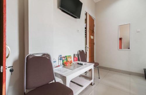 Sukarami Hotel | RedDoorz Plus near Palembang Airport 3