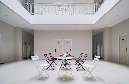 Palembang Hotel | Urbanview Hotel Bari Syariah Palembang By RedDoorz