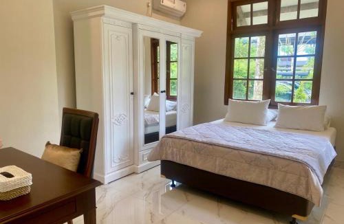 Bogor Selatan Hotel | Villa Danis Rancamaya by REJA