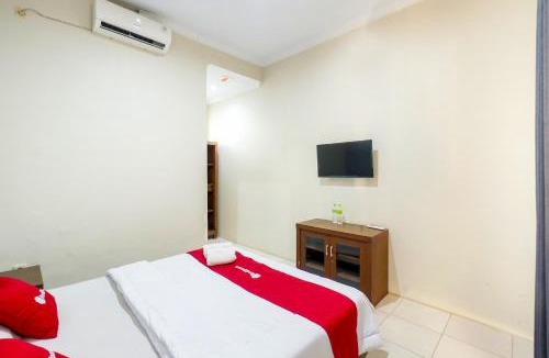 West Java Hotel | RedDoorz near Exit Toll Kalijati Subang