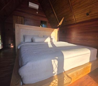 Sawan Ski Chalet | Tegalan Villa