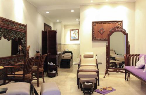 Central Yogyakarta Hotel | The Phoenix Hotel Yogyakarta - Handwritten Collection