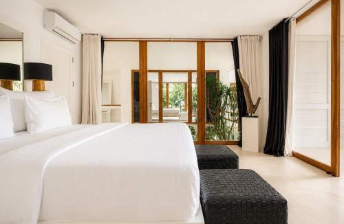 Munggu Villa | Luxury 9BR Resort Pool River