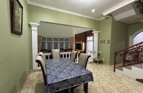 Cisarua Villa | Villa Fatma Mountain Hills by Tamastu Villaz