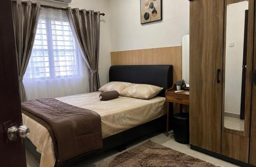 Probolinggo House | Priyadi Apina guest house