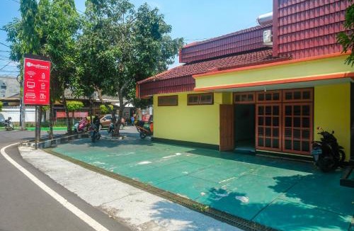 Malang House | RedDoorz near Universitas Widyagama Malang