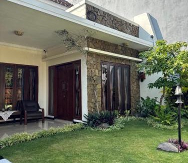 Malang House | Rumah Cahaya Syariah 2BR Garden Villa