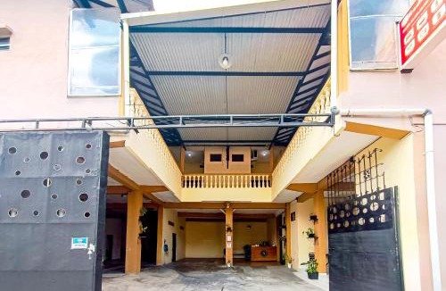 Klaten Selatan Hotel | RedDoorz near Alun Alun Klaten