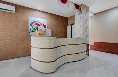 Baki Hotel | Townhouse Oak Syariah near Stasiun Purwosari formerly Graha Gentan Solo